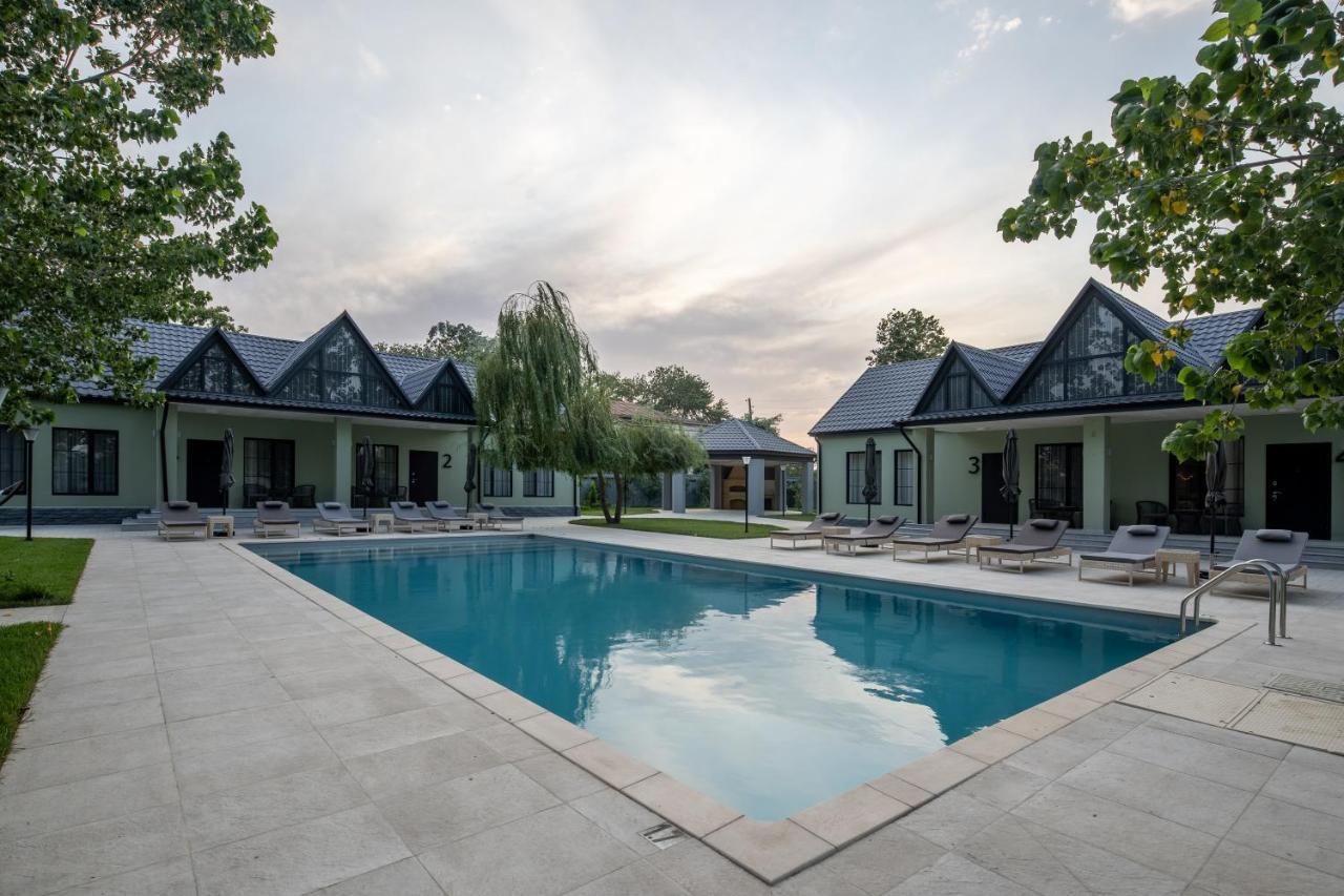 Lazy Seal Holiday Cottages Nabran Muqtedir Exterior photo